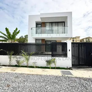 4bdrm House in Adenta, Barrier for sale