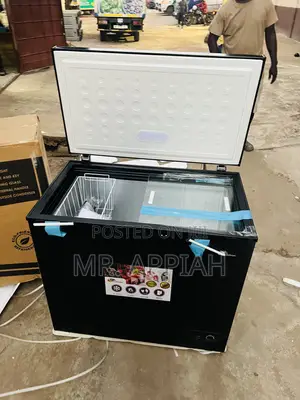 Energy Saving Rainbow RCF-2530-1a 200ltrs Single Door Chest Freezer.