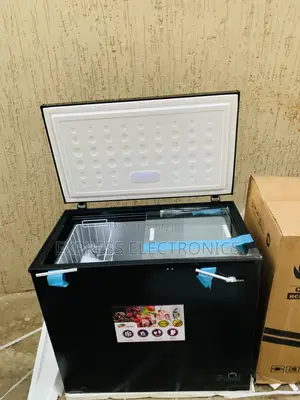 Newly Sealed in Box RCF-2530-1a 200ltrs Rainbow Chest Freezer Single