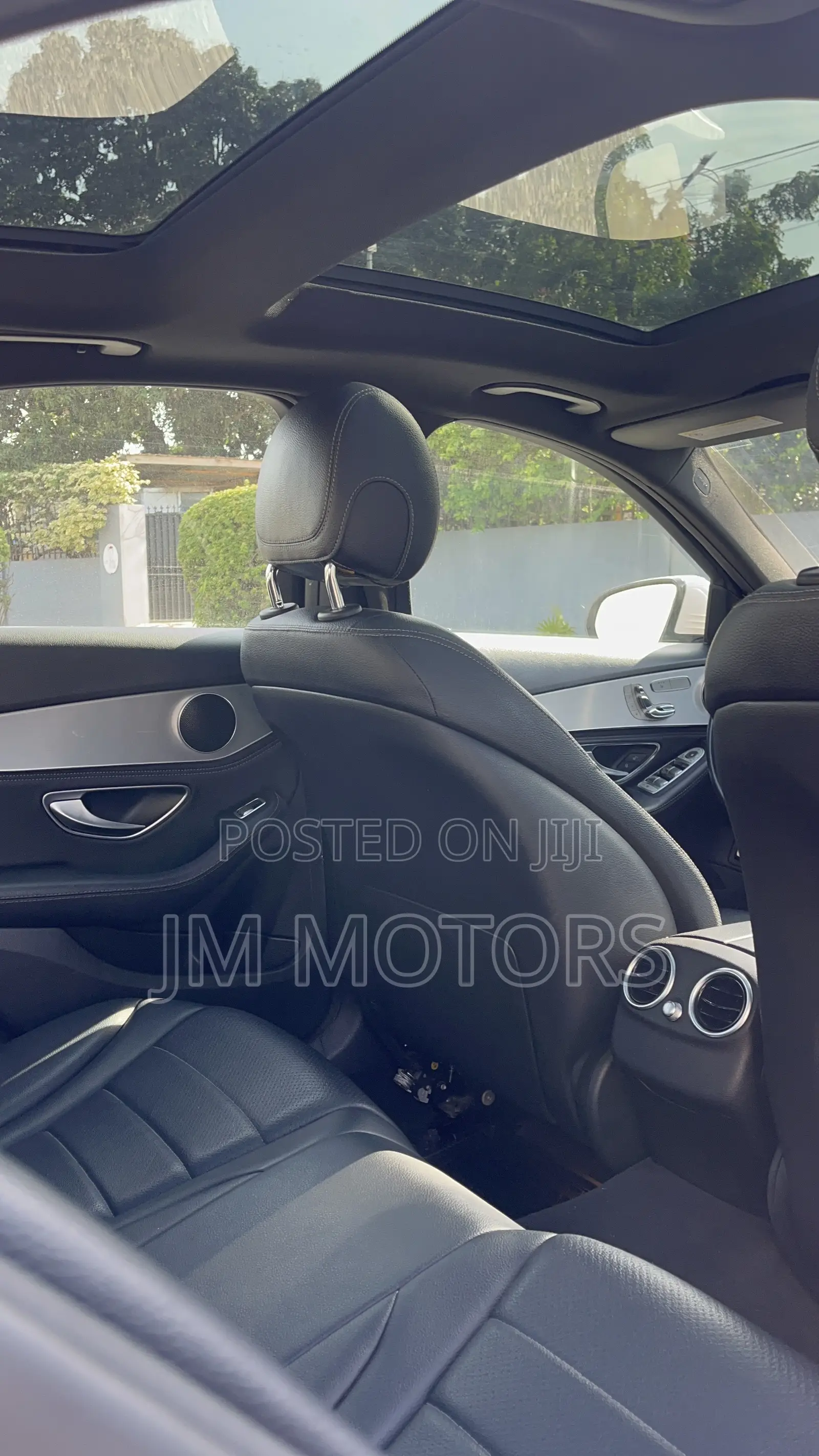 Mercedes-Benz C300 Luxury 4dr AWD 4Matic Sedan (2.0L 4cyl 7A) 2015