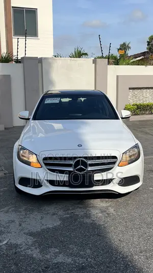 Mercedes-Benz C300 Luxury 4dr AWD 4Matic Sedan (2.0L 4cyl 7A) 2015