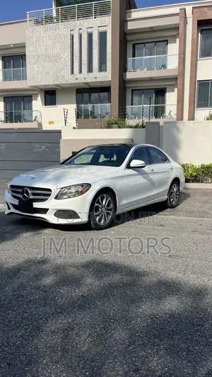 Mercedes-Benz C300 Luxury 4dr AWD 4Matic Sedan (2.0L 4cyl 7A) 2015