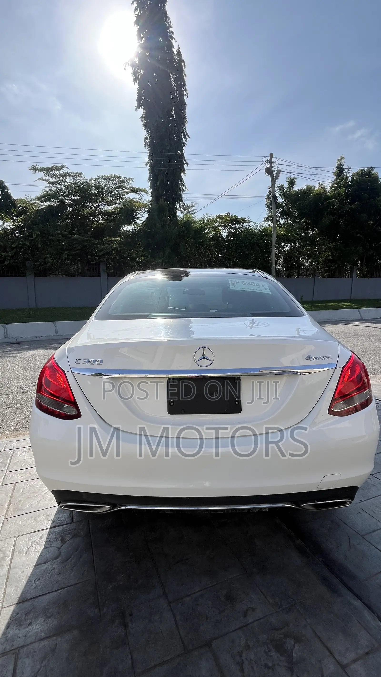 Mercedes-Benz C300 Luxury 4dr AWD 4Matic Sedan (2.0L 4cyl 7A) 2015