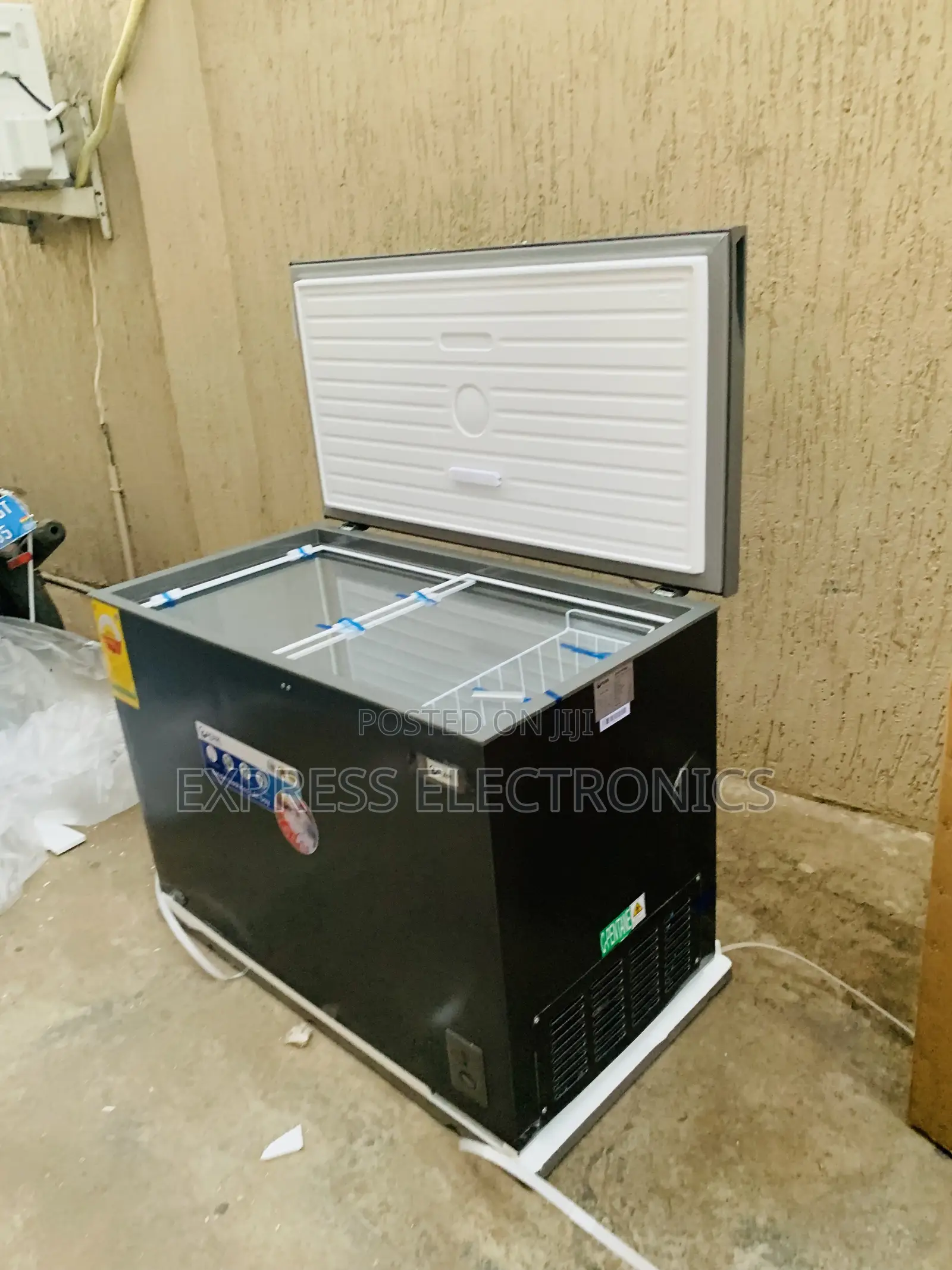 Call and Order for PCF-3610oc-13m—299ltrs Pearl Chest Freezer Black