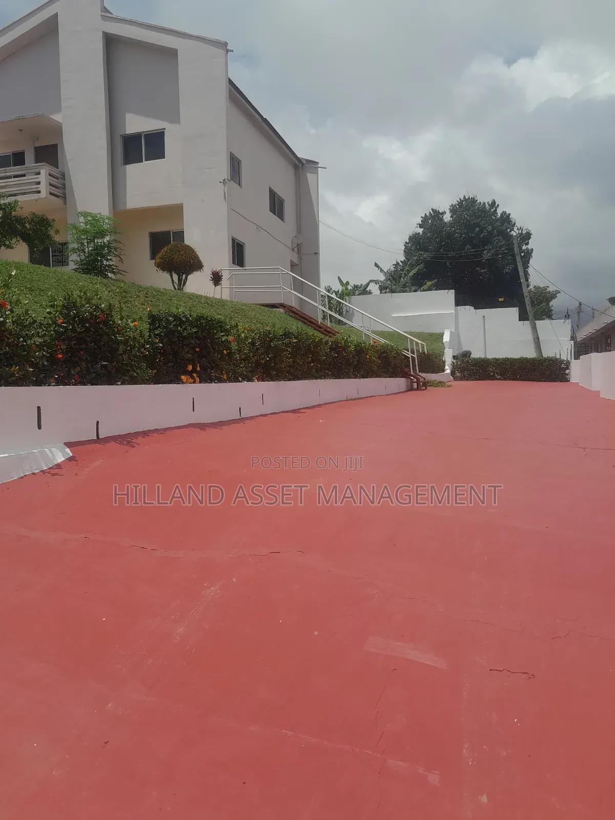 8bdrm House in Takoradi for sale