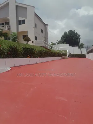 8bdrm House in Takoradi for sale