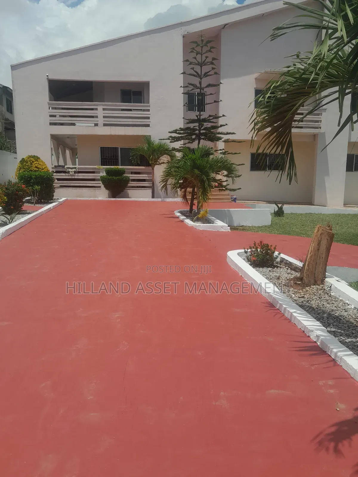 8bdrm House in Takoradi for sale
