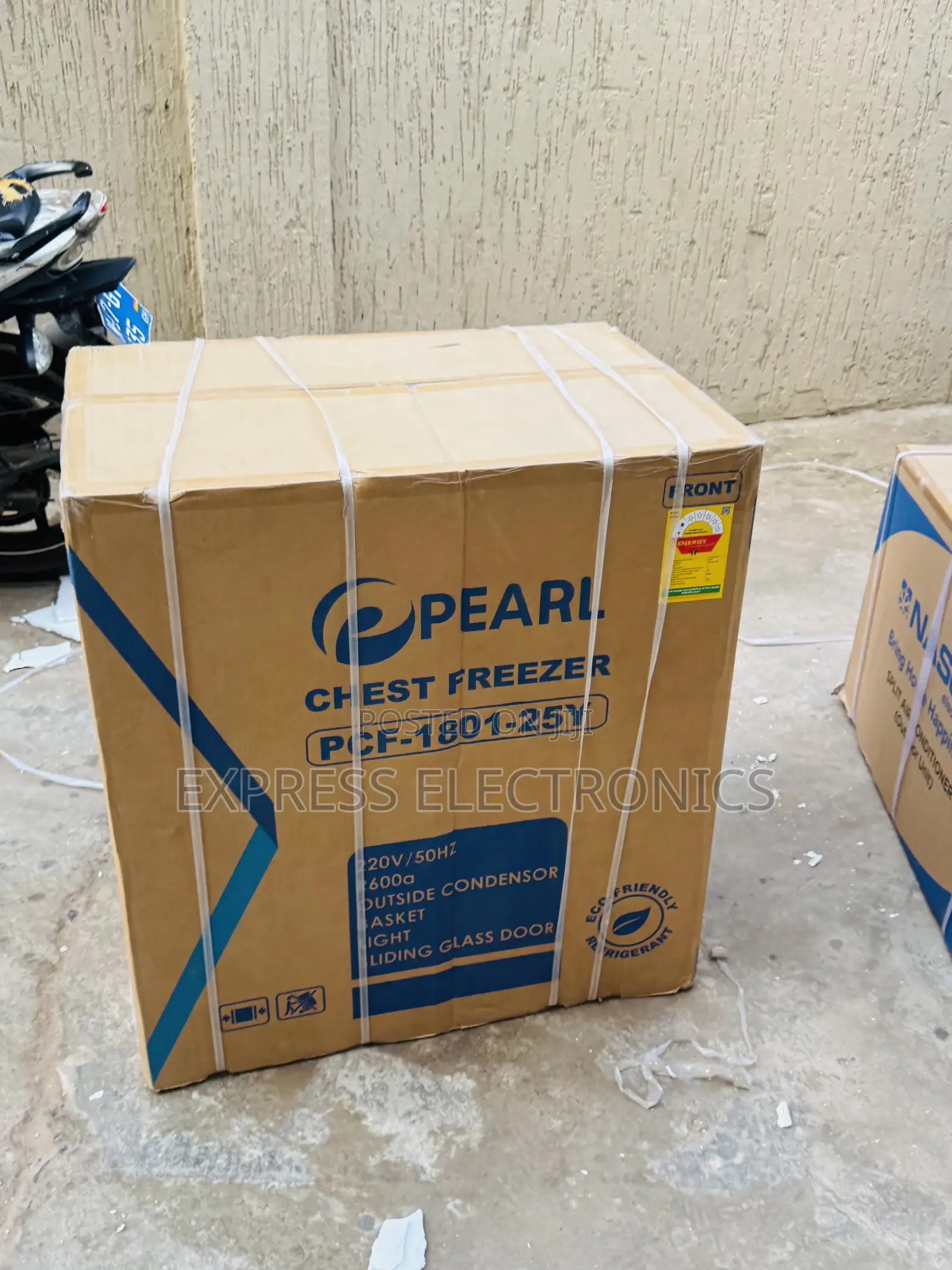 Authentic Sleek PCF-1801-25y —-150ltrs Pearl Chest Freezer