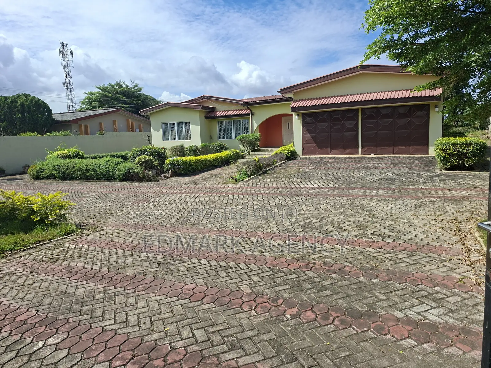 4bdrm House in West Land, Police Station for sale