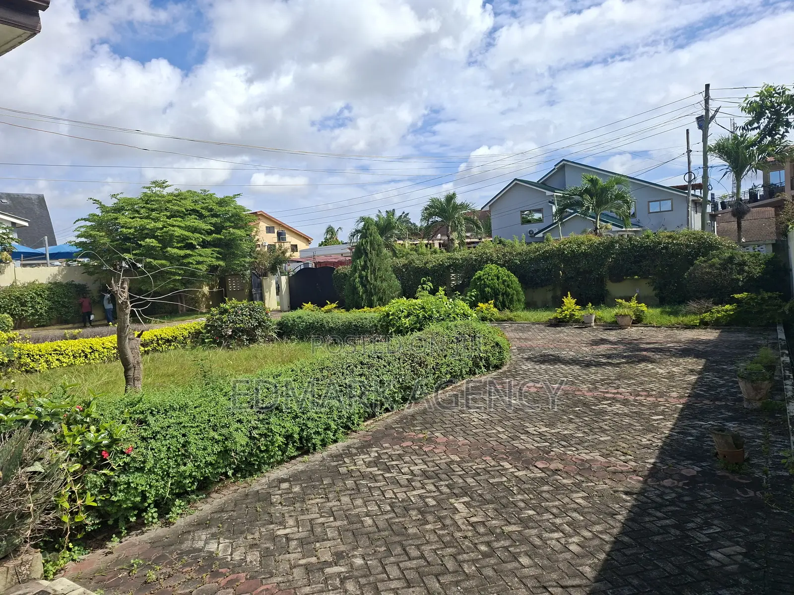 4bdrm House in West Land, Police Station for sale