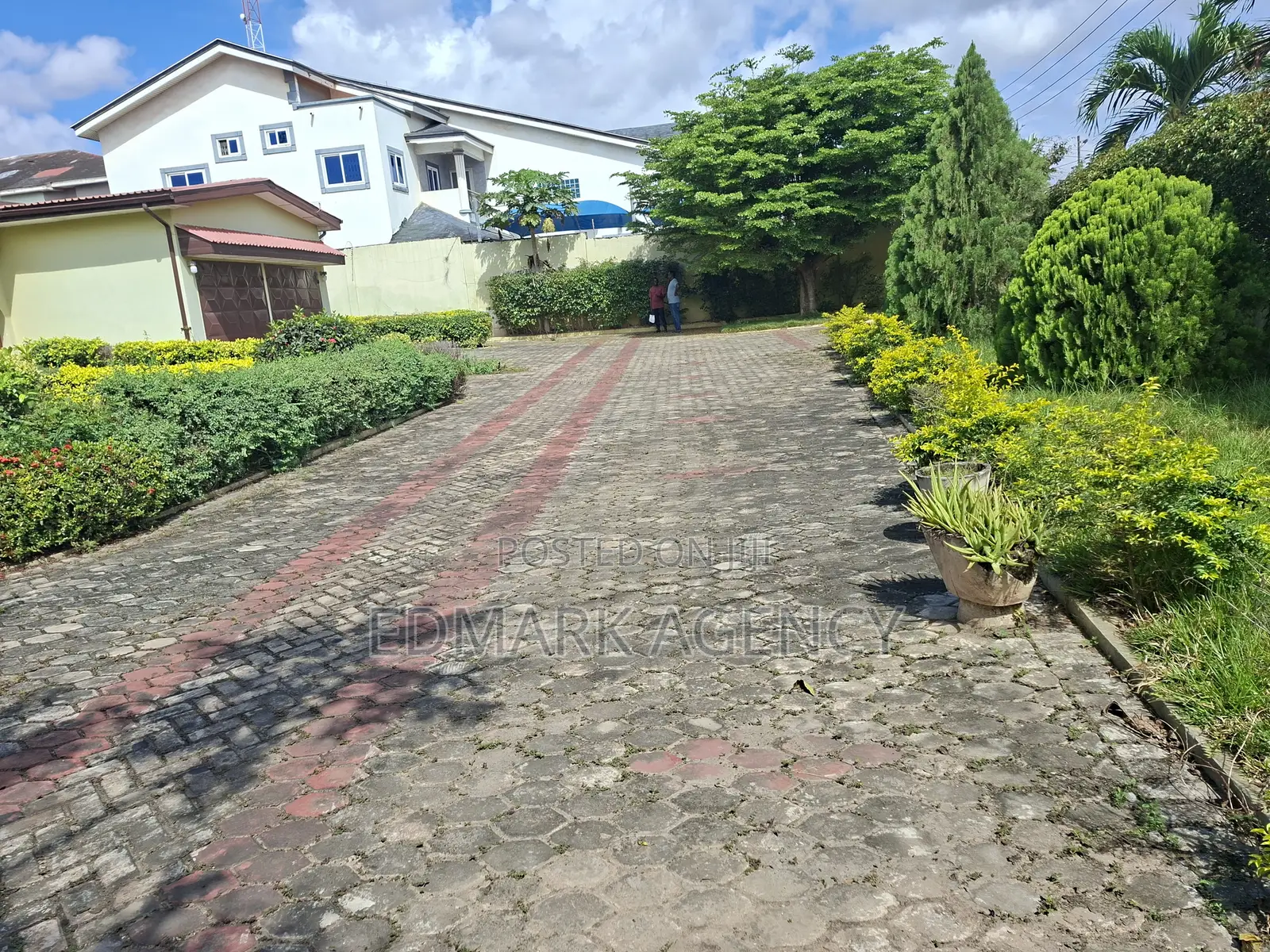 4bdrm House in West Land, Police Station for sale