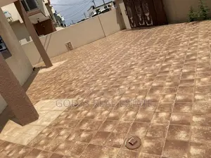 4bdrm Maisonette in Godys, Oyarifa for sale