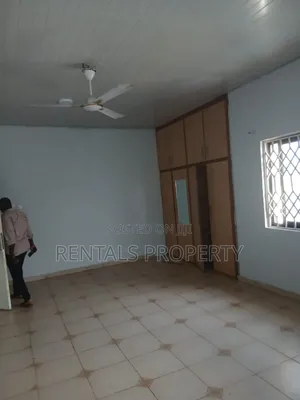3bdrm Apartment in Ashaley Botwe for rent