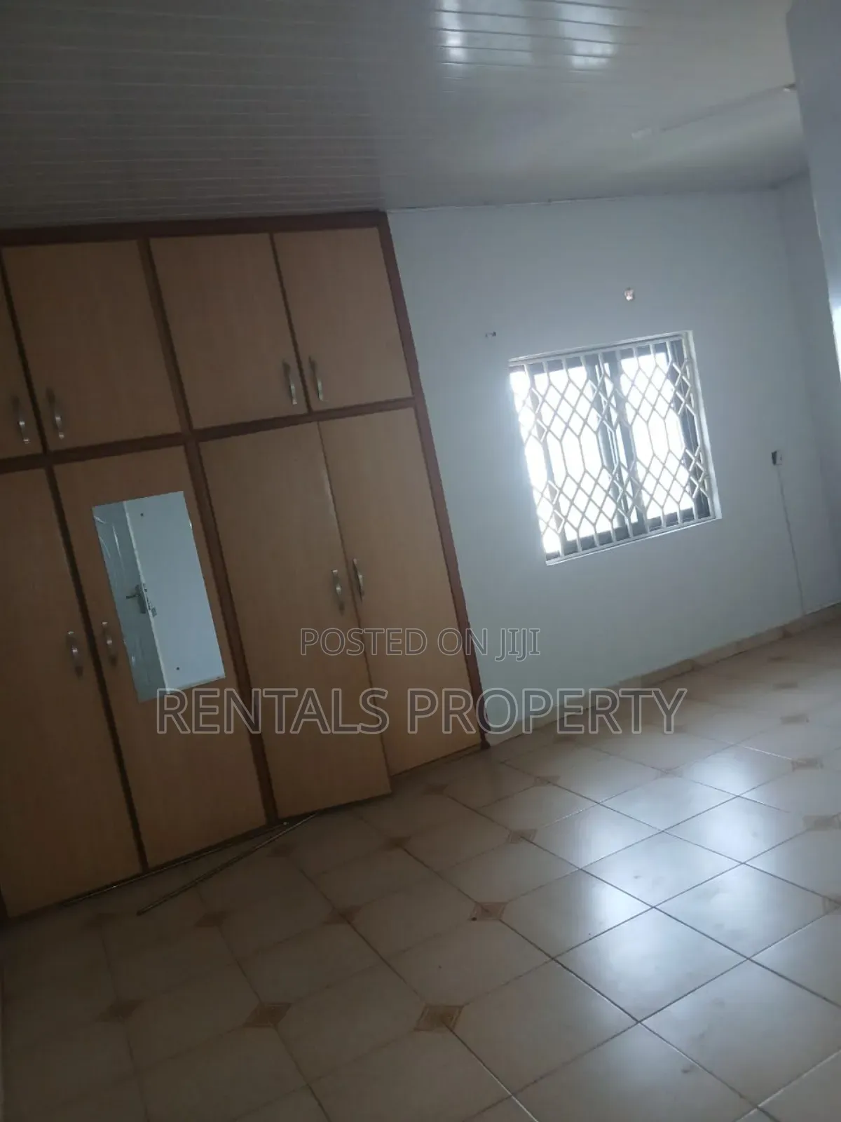3bdrm Apartment in Ashaley Botwe for rent