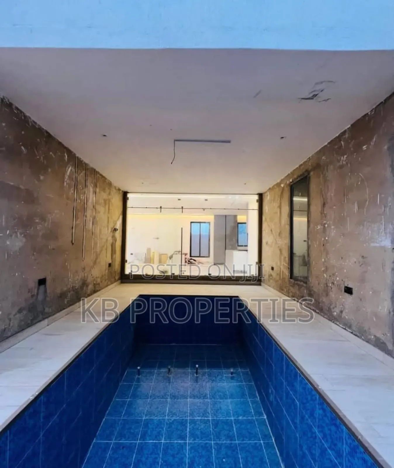 5bdrm Duplex in Kb Properties, Adjiriganor for sale