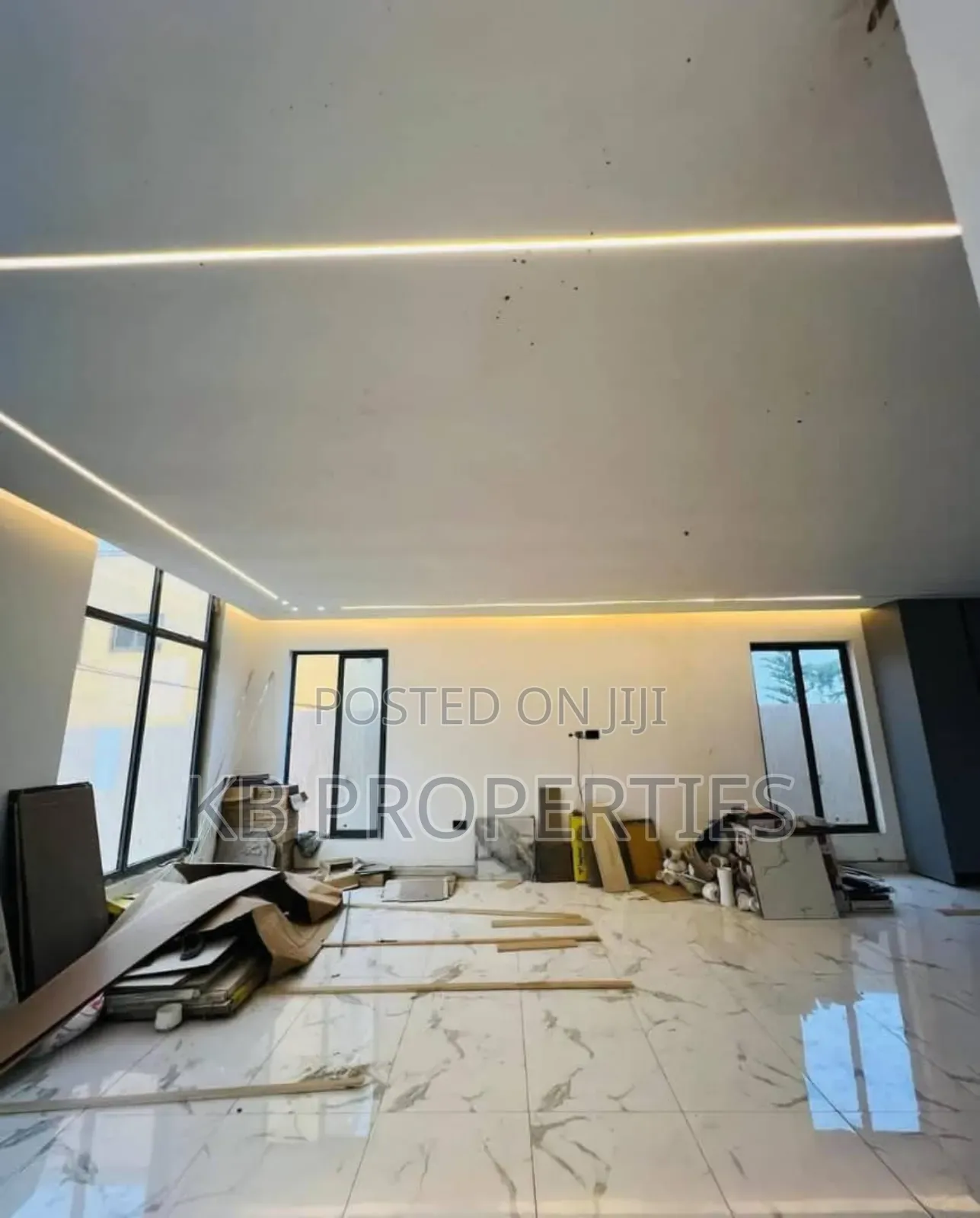 5bdrm Duplex in Kb Properties, Adjiriganor for sale