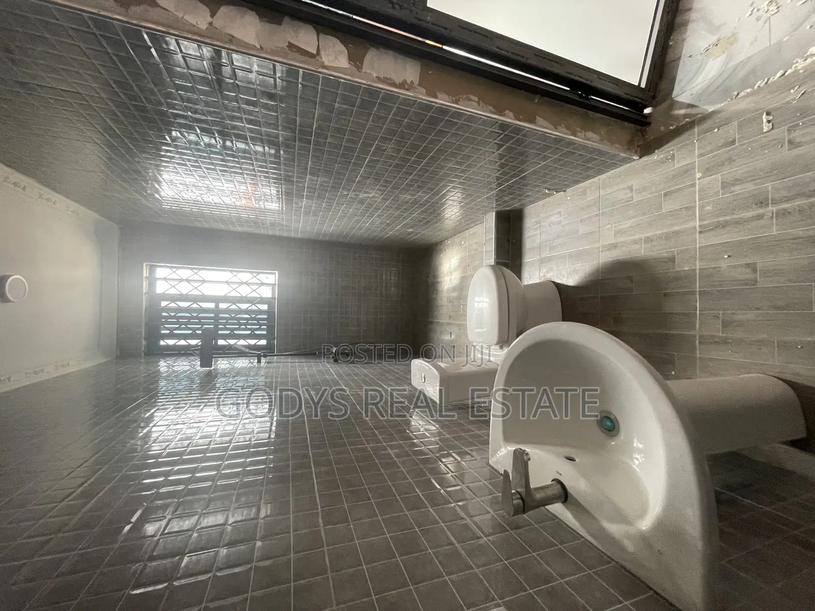 2bdrm Apartment in Obom Road, Kasoa for rent
