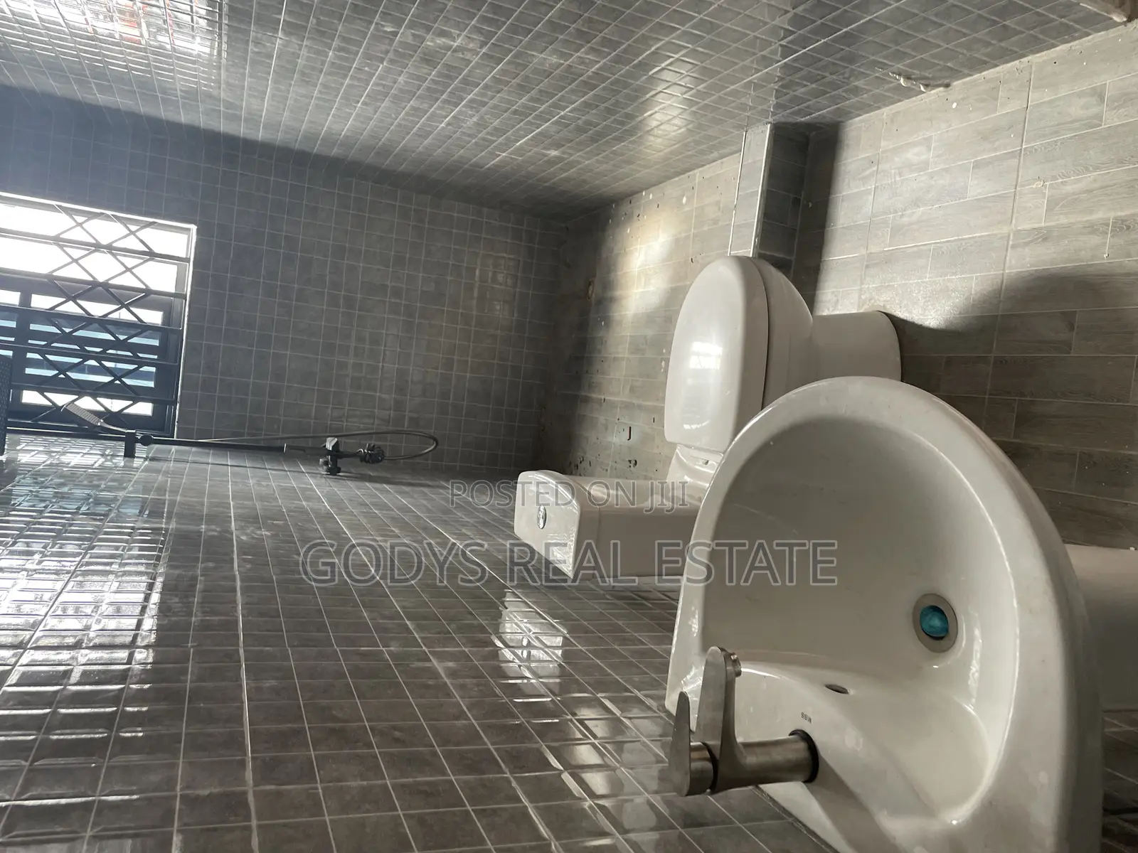 2bdrm Apartment in Obom Road, Kasoa for rent