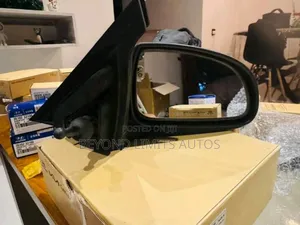 Hyundai Accent 2012,2013,2014,2015,2017 Side Mirror/ Driving Mirror