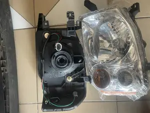 Nissan Hardbody Np300 Headlight (Pair)