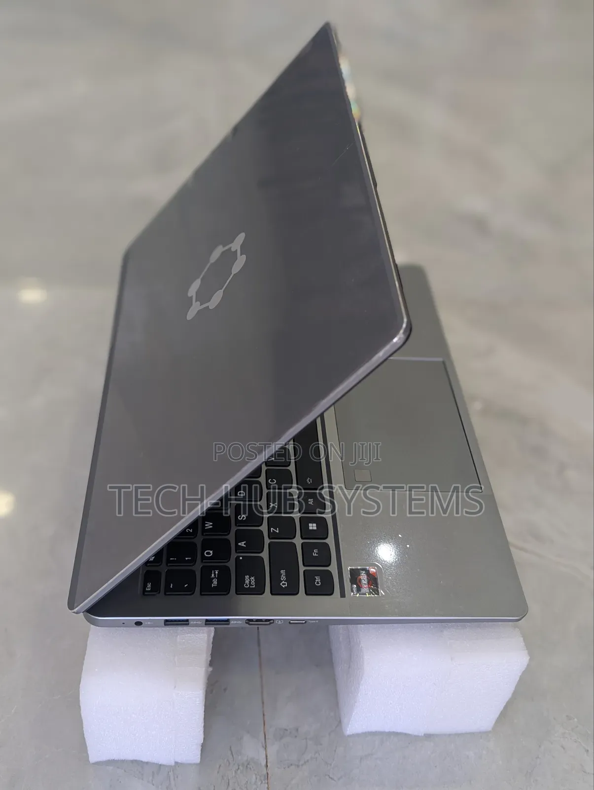 New Laptop 16GB AMD Ryzen 7 SSD 512GB