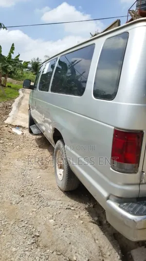 Ford E350 2010 White