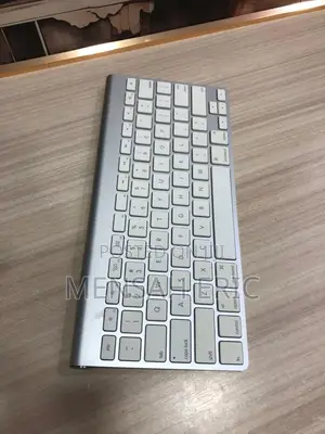 Apple A1314 Blutooth Keyboard And Mouse