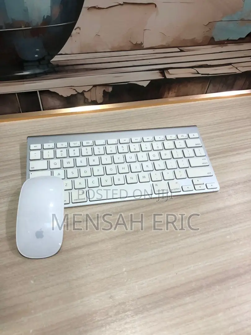Apple A1314 Blutooth Keyboard And Mouse