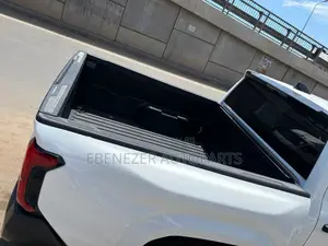 Toyota Tacoma Hard Trifold Bucket Cover 2023 2024 2025