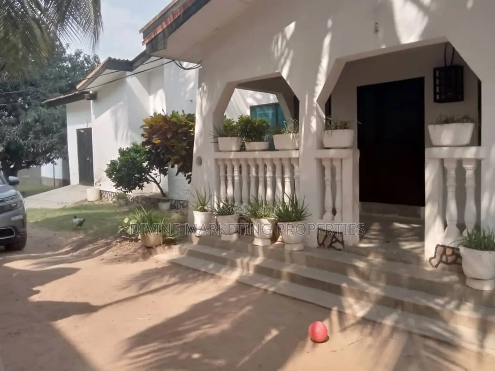 8bdrm House in Ablekuma To Amasaman for sale
