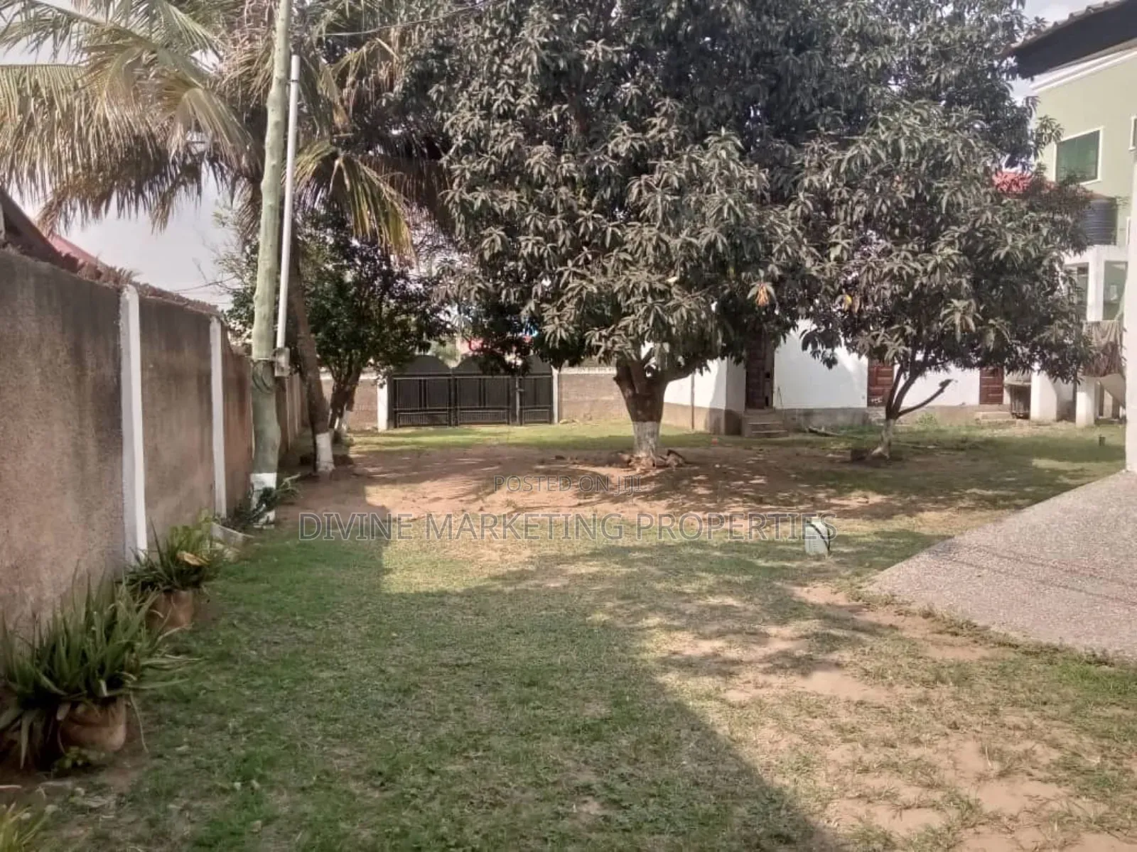 8bdrm House in Ablekuma To Amasaman for sale