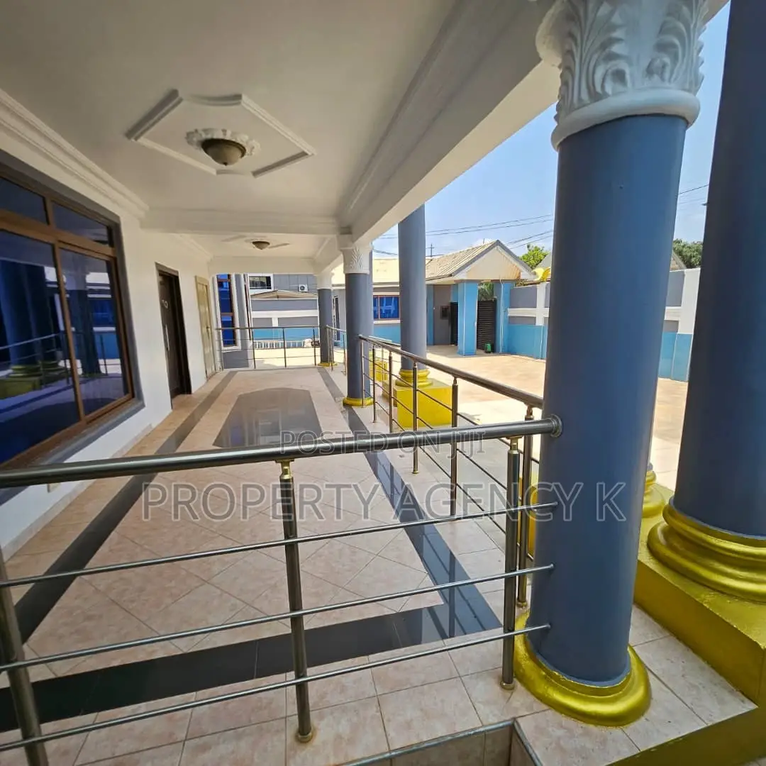 8bdrm Mansion in Kff, Ga South Municipal for sale