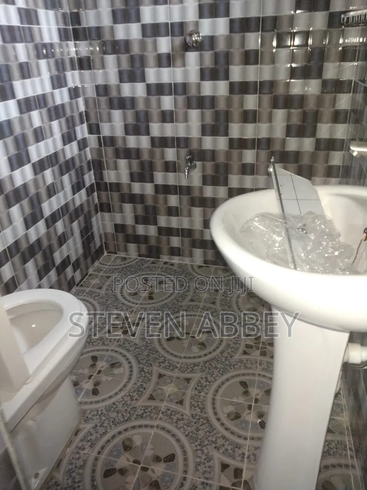 2bdrm Apartment in Adom Agency, Teshie for rent