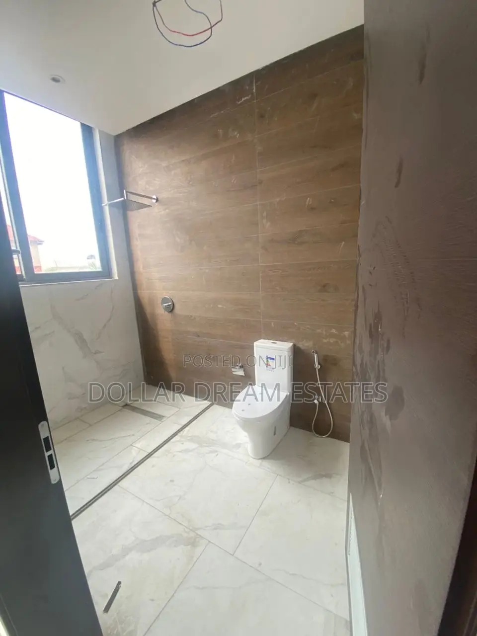 4bdrm Townhouse / Terrace in East Legon for rent