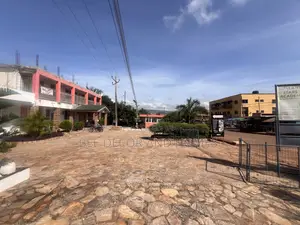 Single Shop to Let