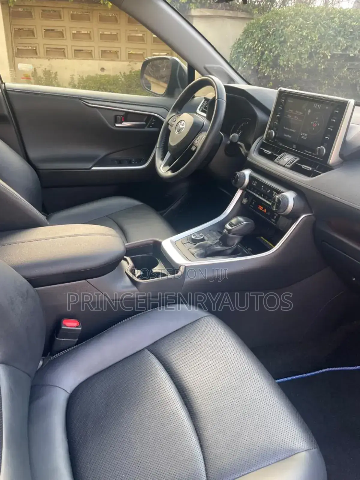 Toyota RAV4 Limited 2021 Gray