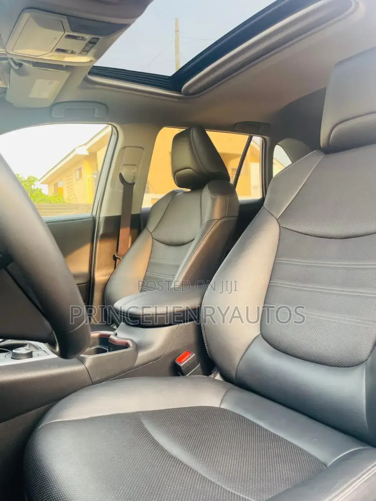 Toyota RAV4 Limited 2021 Gray