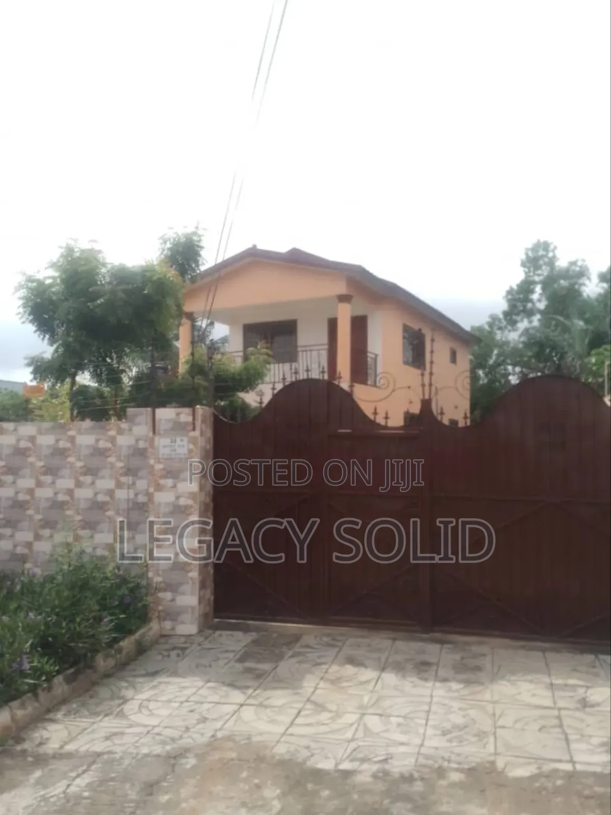 3bdrm House in Legacy Solid Real, Spintex for rent