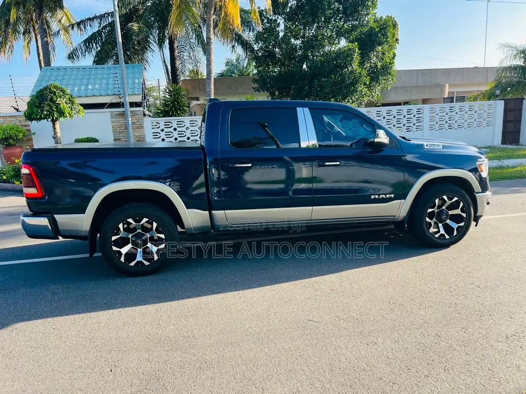 Dodge RAM 2022 Blue