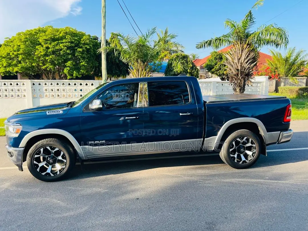 Dodge RAM 2022 Blue