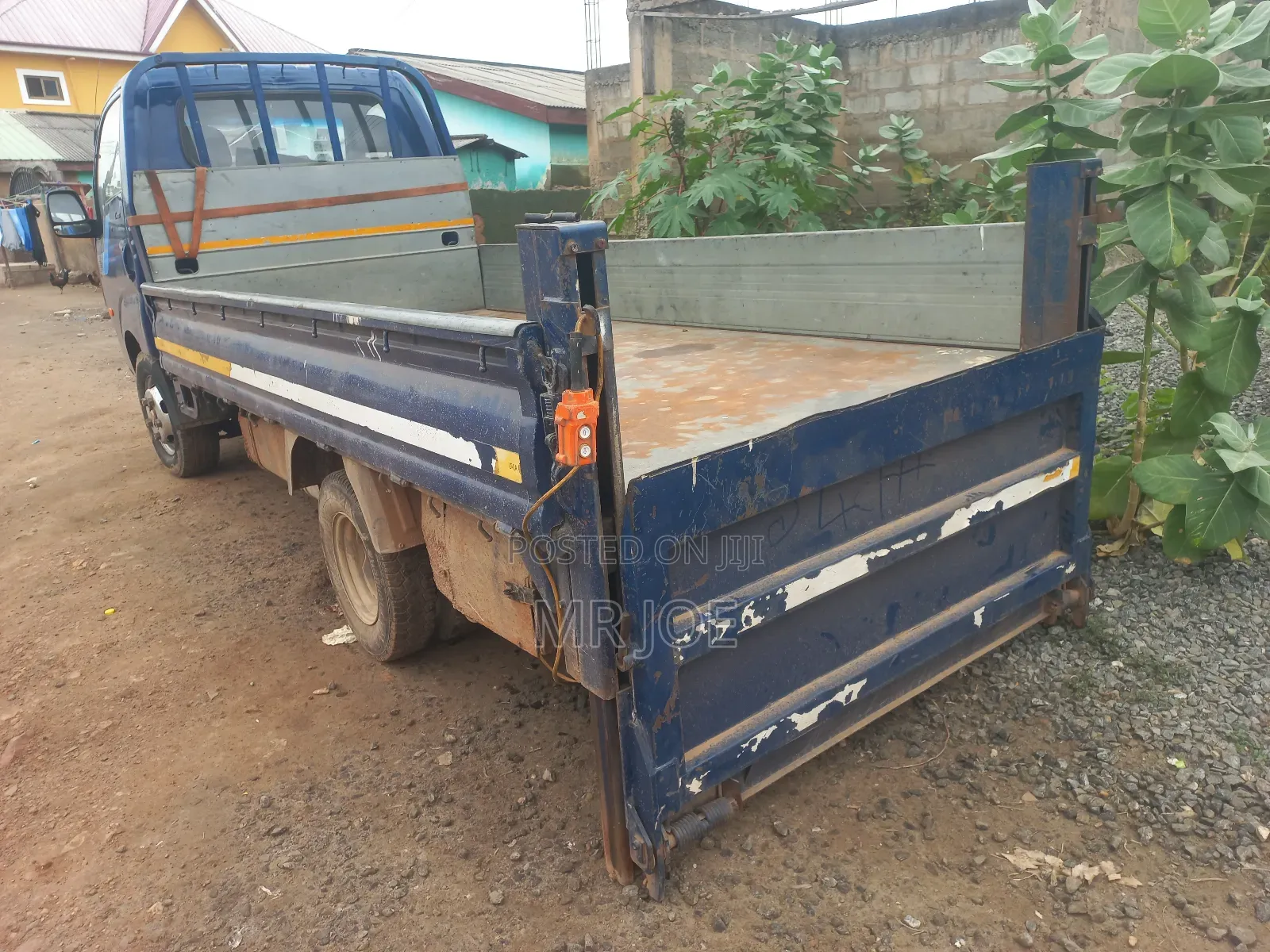 Hiring Trucks and Goods Transport Services( 24/7 )