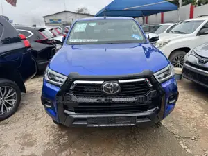 Toyota Hilux 2021 Blue