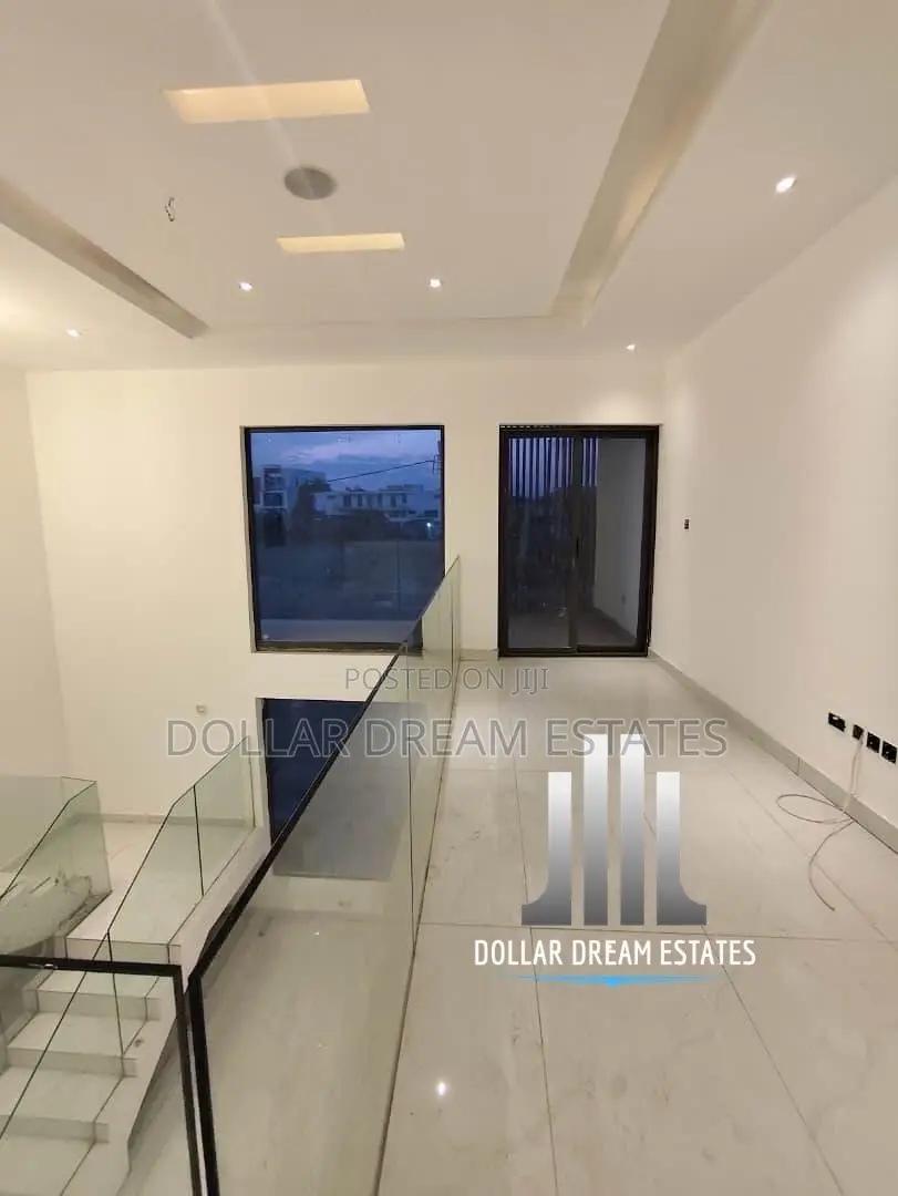 5bdrm House in East Legon for sale