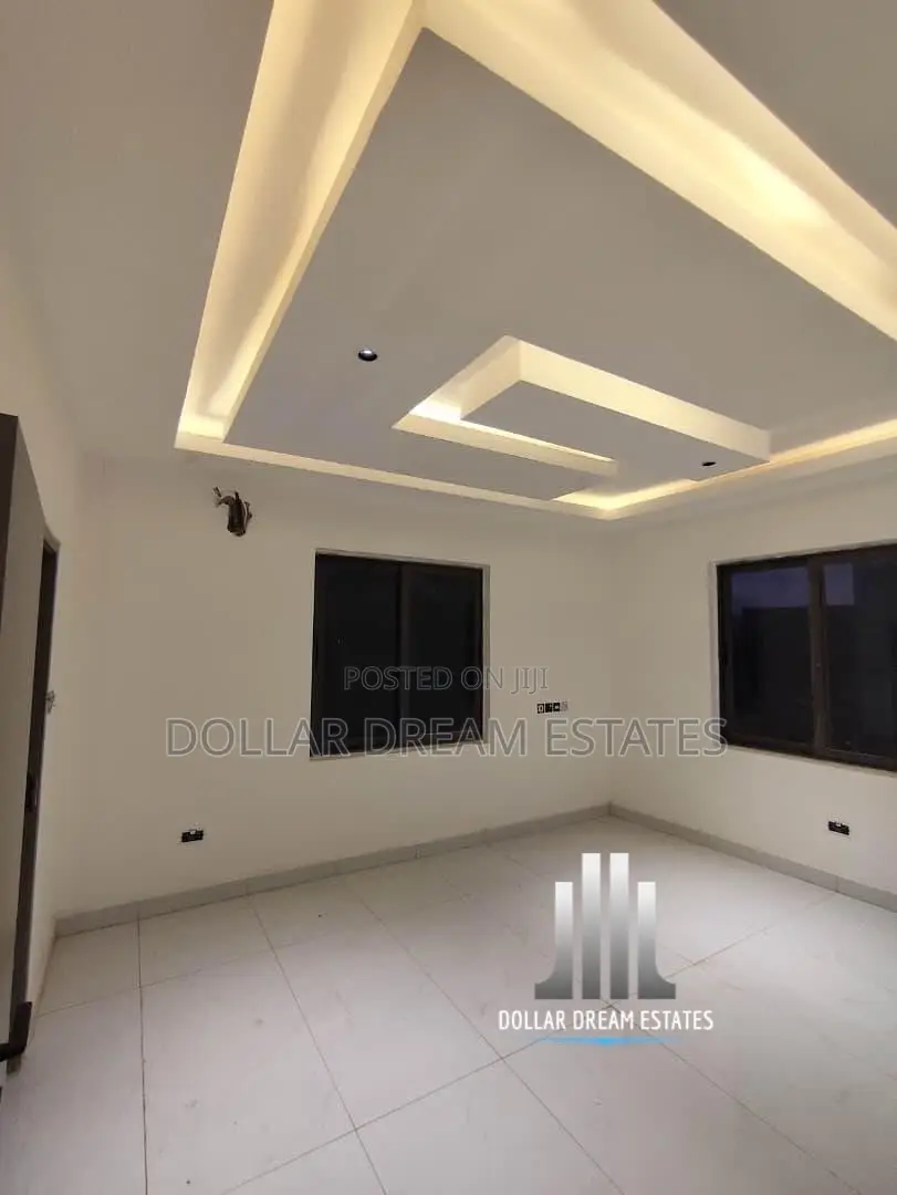 5bdrm House in East Legon for sale