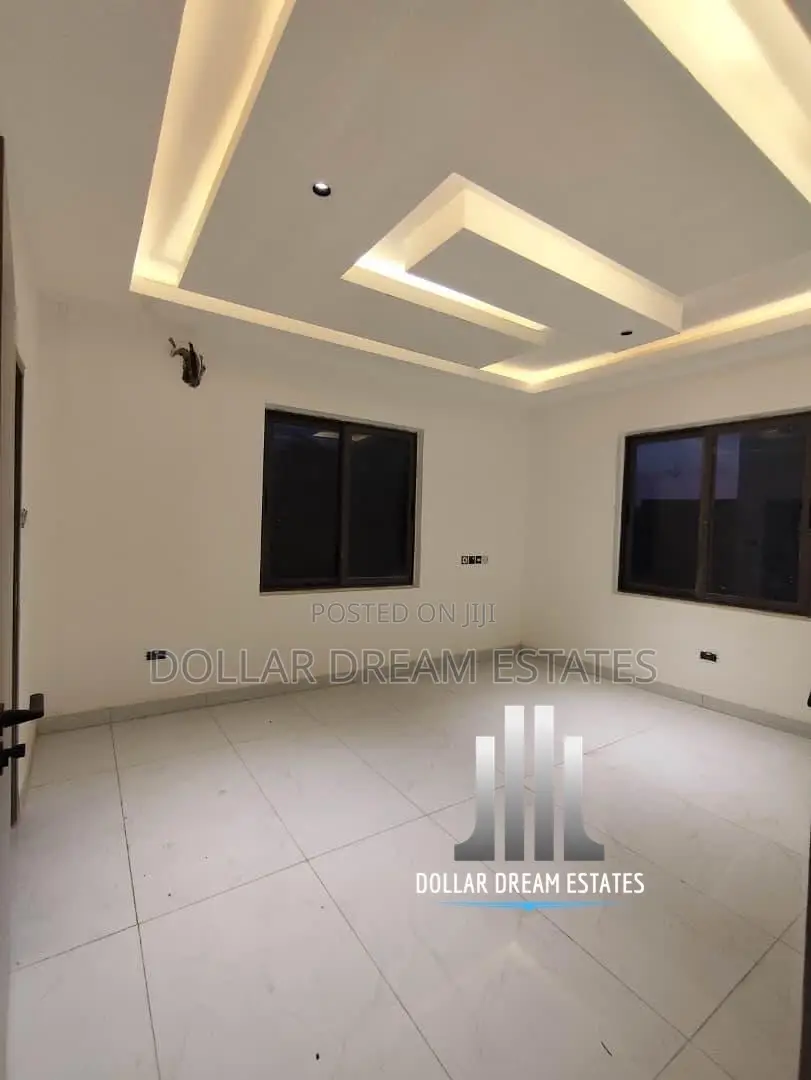 5bdrm House in East Legon for sale