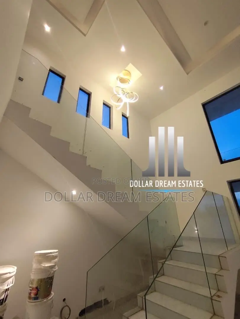 5bdrm House in East Legon for sale