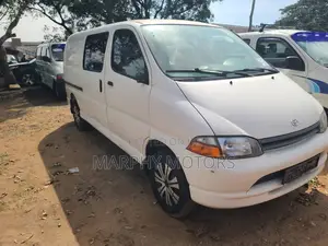 Toyota HiAce 2013 White