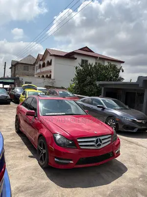 Mercedes-Benz C250 2013 Red