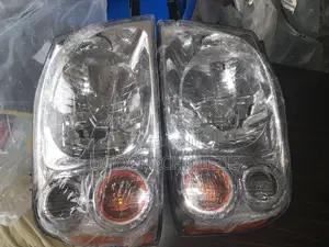 Nissan Hardbody 2004/2005/2006/2007 Headlights