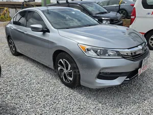 Honda Accord LX 4dr Sedan FWD (2.4L 4cyl 2A) 2017 Silver